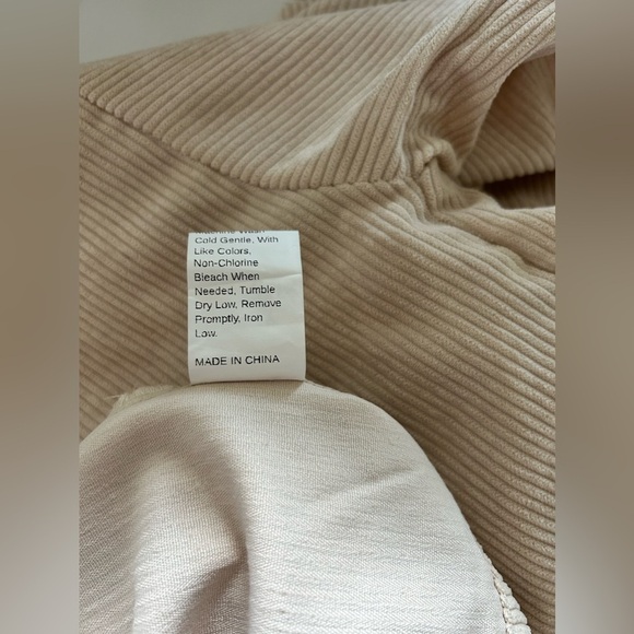 NWOT SHEIN FRENCHY FLAP POCKET, CROP CORDUROY JACKET SZ L. Trendy, neutral tone - Picture 9 of 10